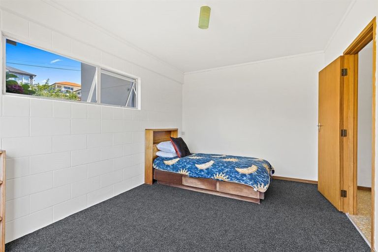 Photo of property in 2/12 Beechwood Road, Rothesay Bay, Auckland, 0630