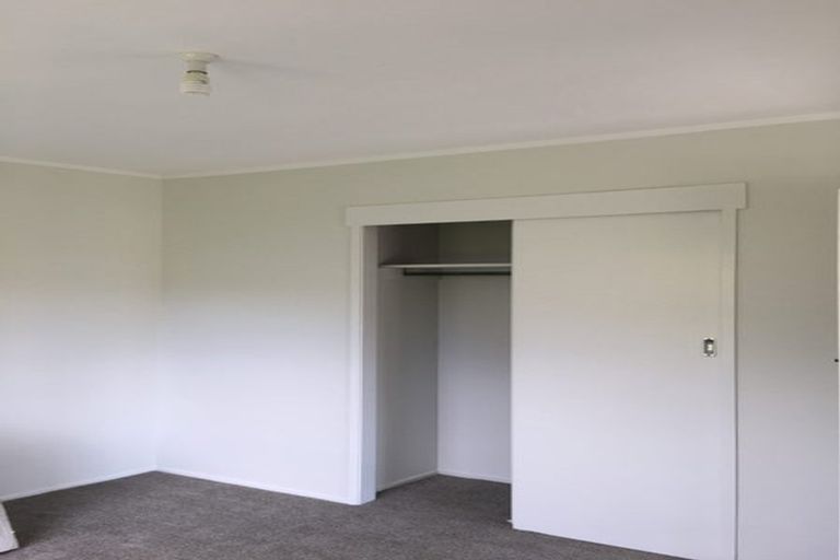 Photo of property in 1/16 Kapiti Place, Sunnynook, Auckland, 0620