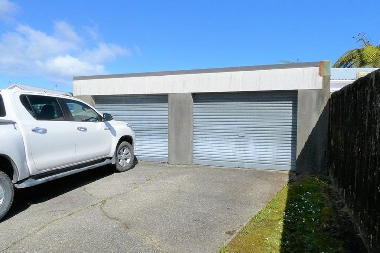Photo of property in 2 Howitt Place, Hokitika, 7810