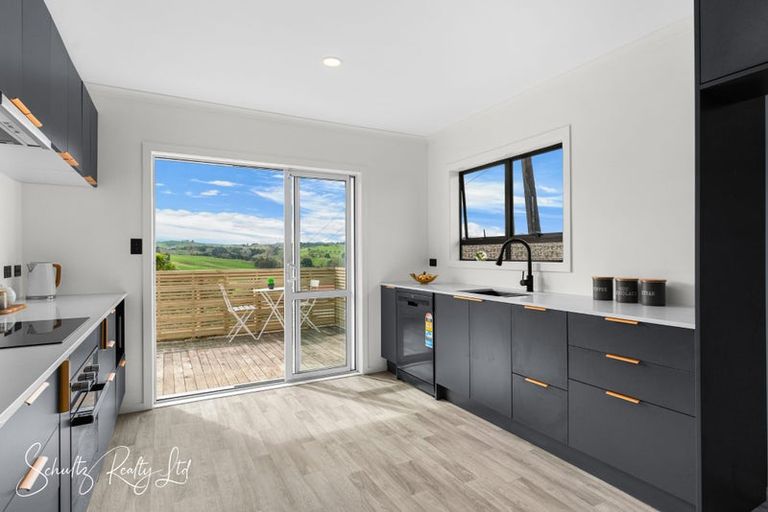 Photo of property in 109 Hurndall Street East, Maungaturoto, 0520