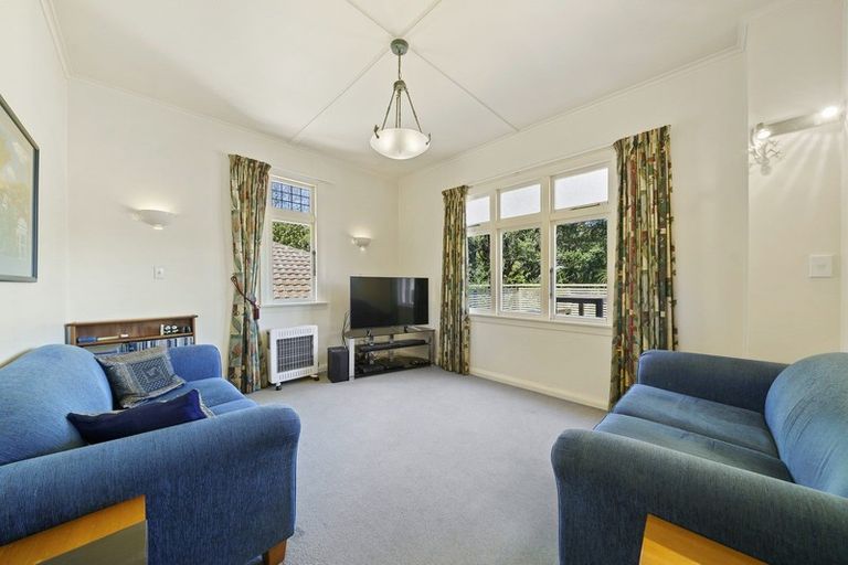 Photo of property in 56 Tio Tio Road, Miramar, Wellington, 6022