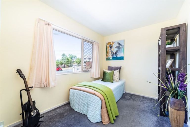 Photo of property in 143 Sturges Road, Henderson, Auckland, 0612