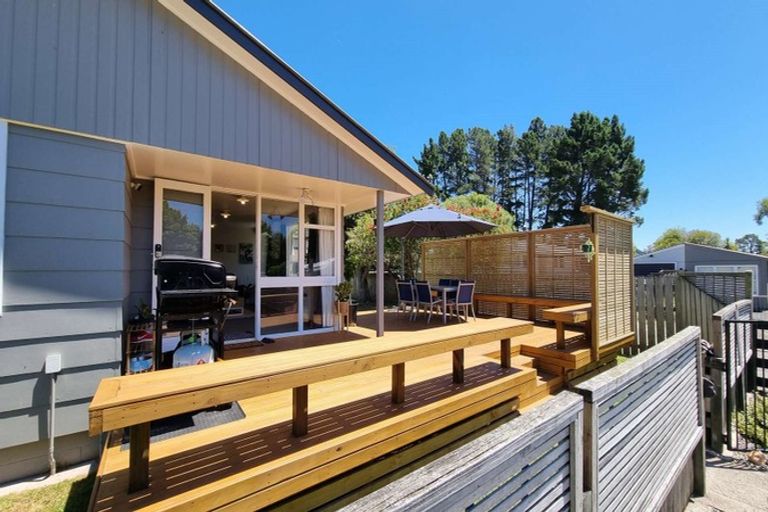 Photo of property in 91 Aquarius Drive, Kawaha Point, Rotorua, 3010
