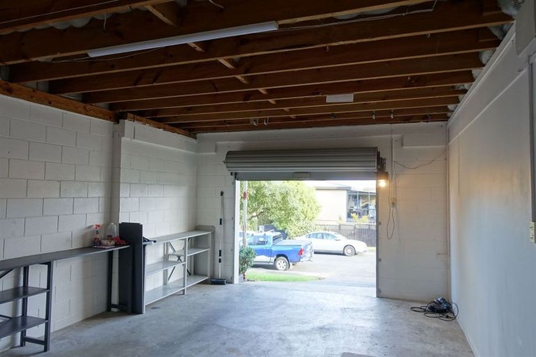 Photo of property in 1/1 Kaihu Street, Northcote, Auckland, 0627