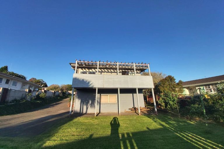 Photo of property in 18 Preston Avenue, Henderson, Auckland, 0610