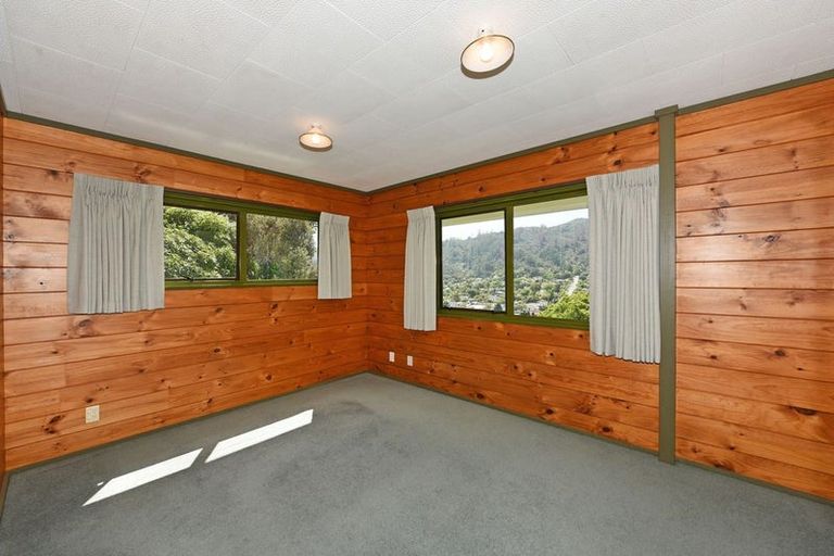 Photo of property in 43 August Street, Stokes Valley, Lower Hutt, 5019