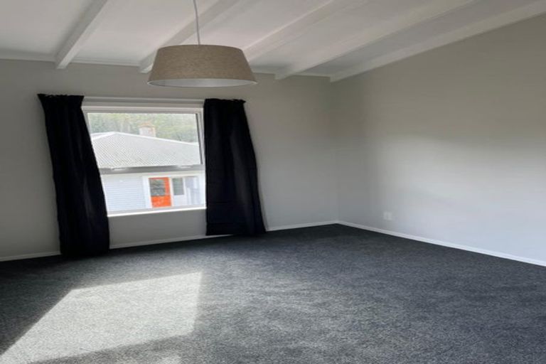 Photo of property in 6 Awarua Street, Ngaio, Wellington, 6035