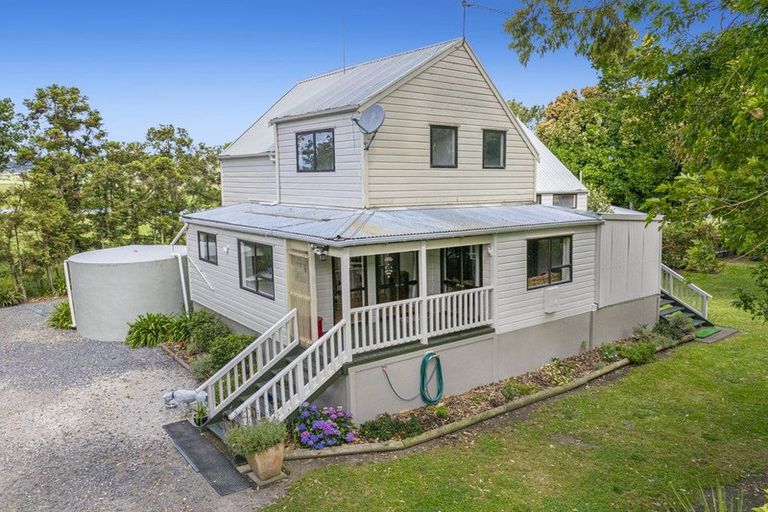 Photo of property in 2162 State Highway 16, Helensville, 0875