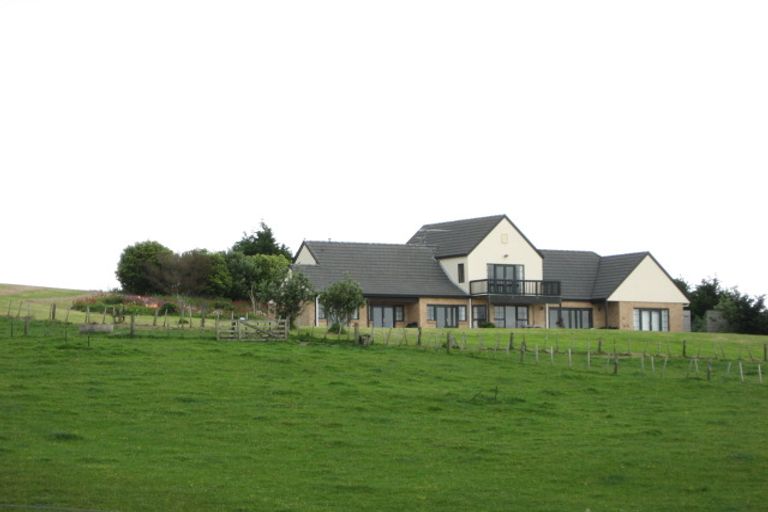 Photo of property in 919 Old North Road, Waimauku, 0882