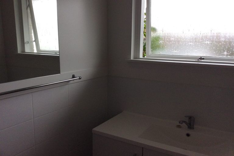 Photo of property in 2/67 Harewood Road, Papanui, Christchurch, 8053