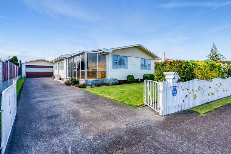 Photo of property in 25 Mcguire Street, Hawera, 4610