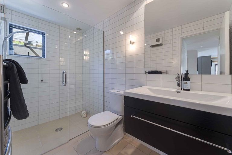 Photo of property in 6 Chartres Lane, Arrowtown, 9302