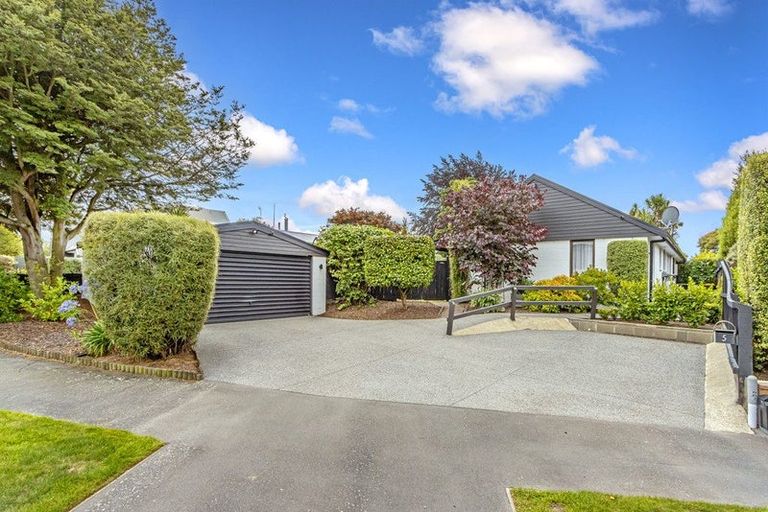 Photo of property in 5 Kaputone Place, Belfast, Christchurch, 8051