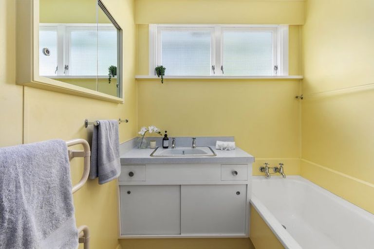 Photo of property in 96 Helston Road, Paparangi, Wellington, 6037