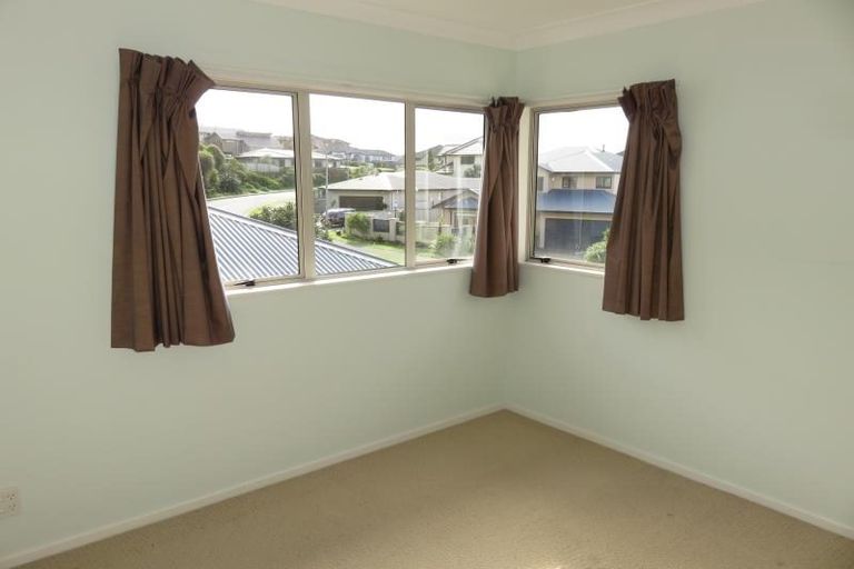 Photo of property in 10 Chippenham Grove, Churton Park, Wellington, 6037