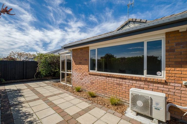 Photo of property in 14 Rue De La Mare, Parklands, Christchurch, 8083