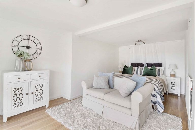 Photo of property in 1/40 Carlisle Road, Browns Bay, Auckland, 0630