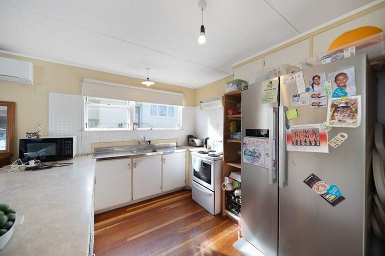 Photo of property in 11 Citril Place, Red Hill, Papakura, 2110