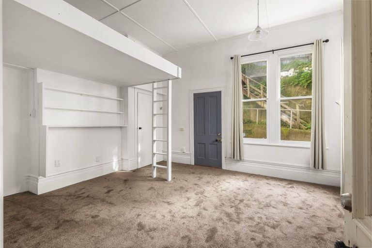 Photo of property in 18 Talavera Terrace, Kelburn, Wellington, 6012