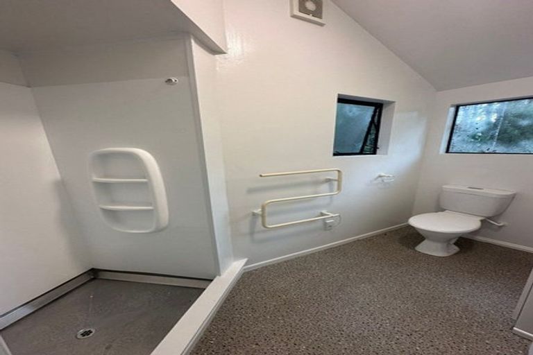 Photo of property in 16 Kaurimu Rise, Titirangi, Auckland, 0604