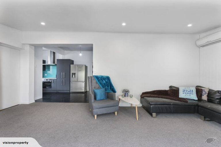 Photo of property in 142 Titirangi Road, New Lynn, Auckland, 0600