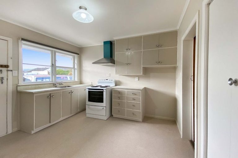 Photo of property in 1/3 Camp Street, Silverstream, Upper Hutt, 5019