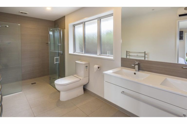 Photo of property in 18 Mcdermott Place, Halswell, Christchurch, 8025