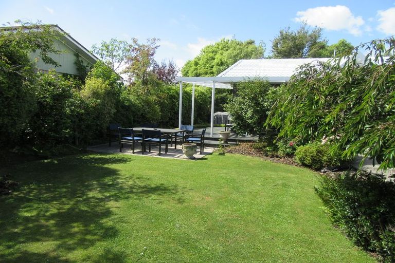 Photo of property in 17 Churchill Place, Waimate, 7924