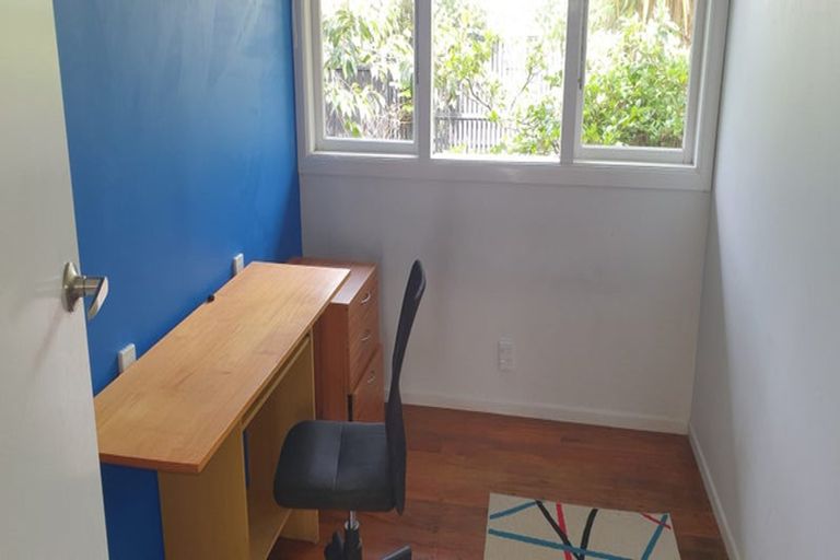 Photo of property in 17b Campbell Street, Karori, Wellington, 6012