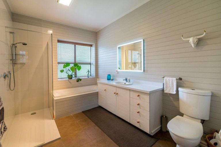 Photo of property in 21 Hurunui Street, Waikanae, 5036