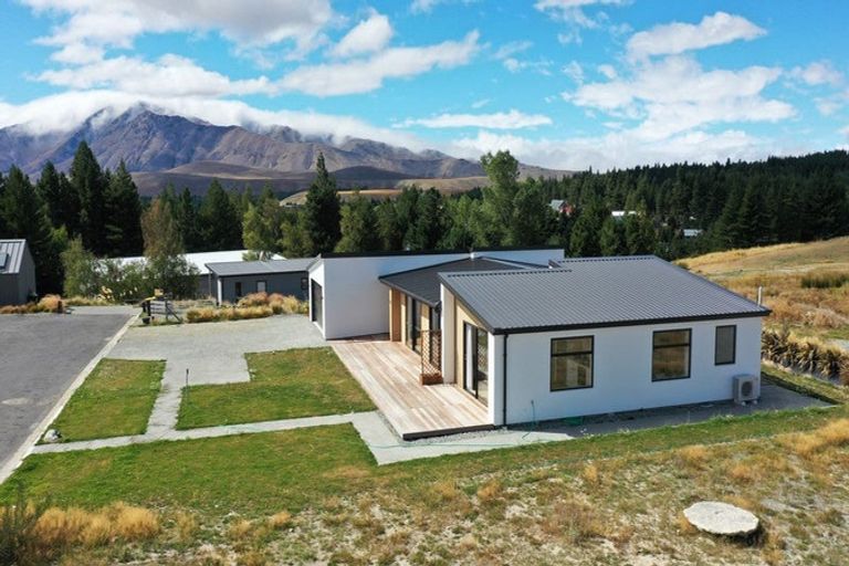 Photo of property in 22 Rodman Lane, Lake Tekapo, 7999
