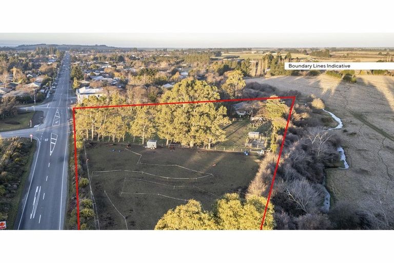 Photo of property in 2 Commercial Road, Oxford, 7430