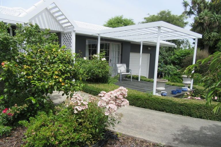 Photo of property in 17 Churchill Place, Waimate, 7924