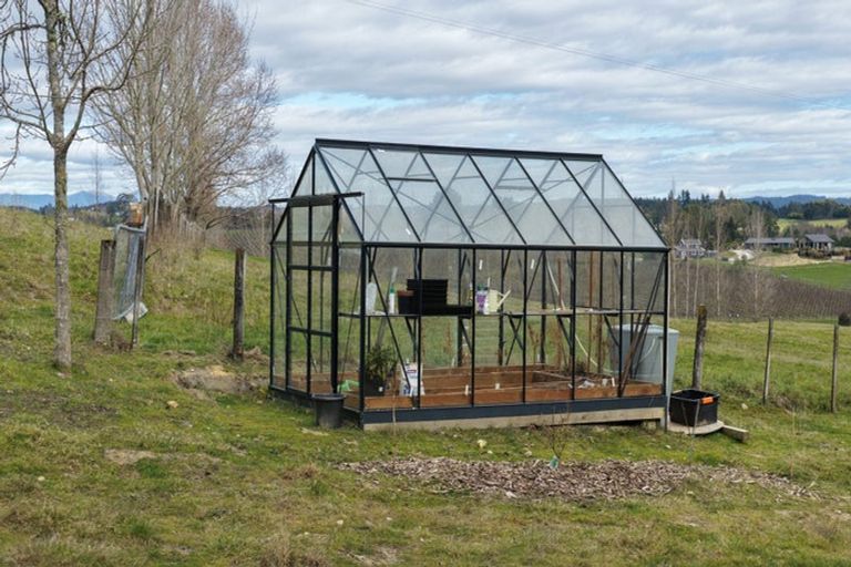Photo of property in 337 Old Coach Road, Upper Moutere, 7173