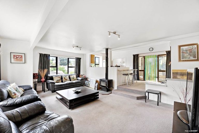 Photo of property in 6 Eagleson Street, Northcross, Auckland, 0632