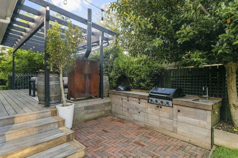 Photo of property in 5/19 Oates Road, Glen Eden, Auckland, 0602