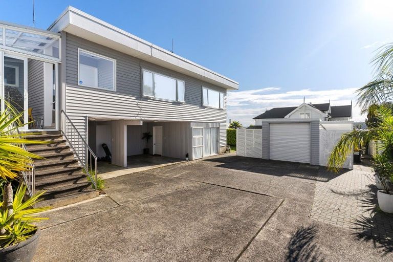 Photo of property in 1/11 Marine Parade, Herne Bay, Auckland, 1011