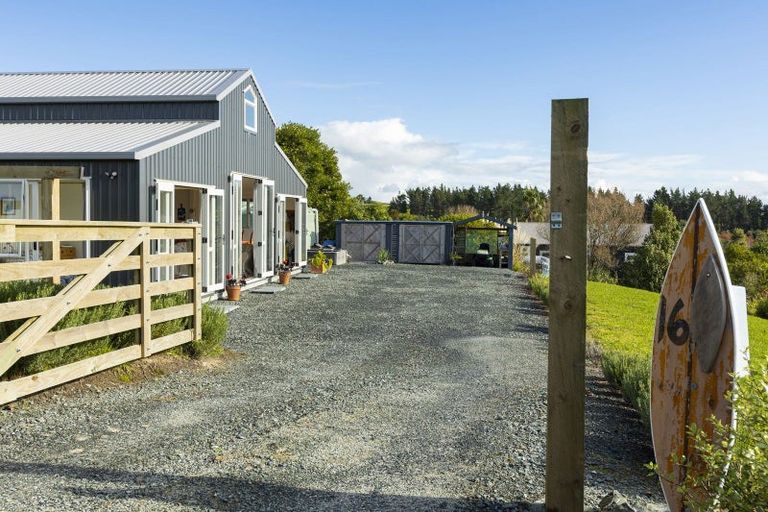 Photo of property in 16 Taipa View Road, Taipa, 0483