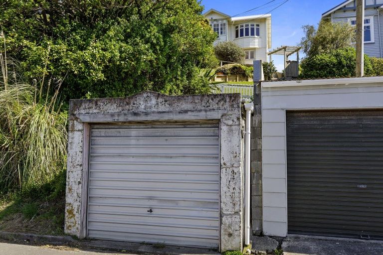 Photo of property in 22 Waikato Street, Island Bay, Wellington, 6023