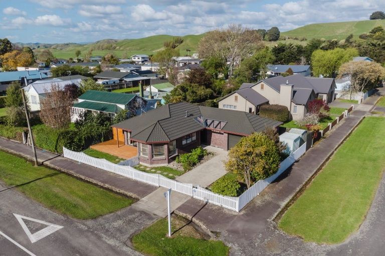 Photo of property in 17 Tyndall Street, Pahiatua, 4910