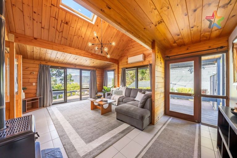 Photo of property in 19a Miromiro Road, Normandale, Lower Hutt, 5010