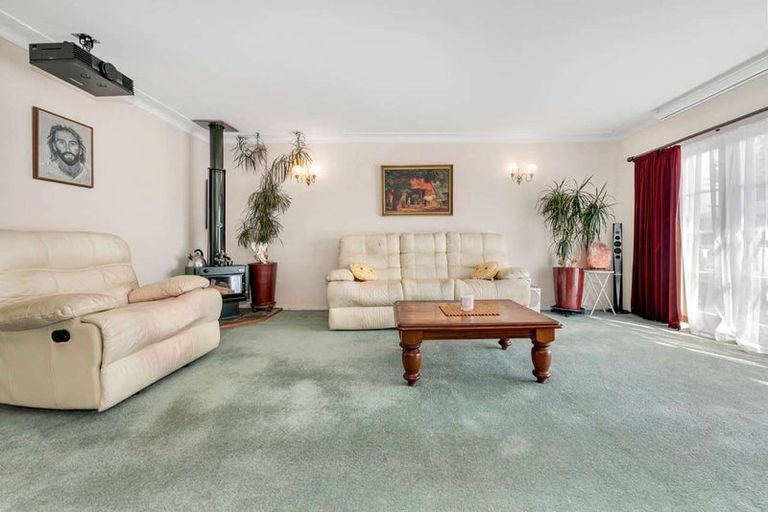 Photo of property in 11 Fratley Avenue, Farm Cove, Auckland, 2012