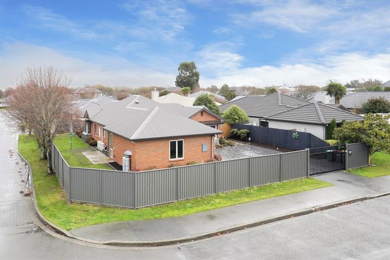 Photo of property in 49 Grimseys Road, Redwood, Christchurch, 8051