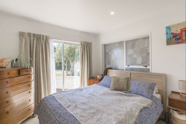 Photo of property in 12 Kowhai Grove, Raumati Beach, Paraparaumu, 5032