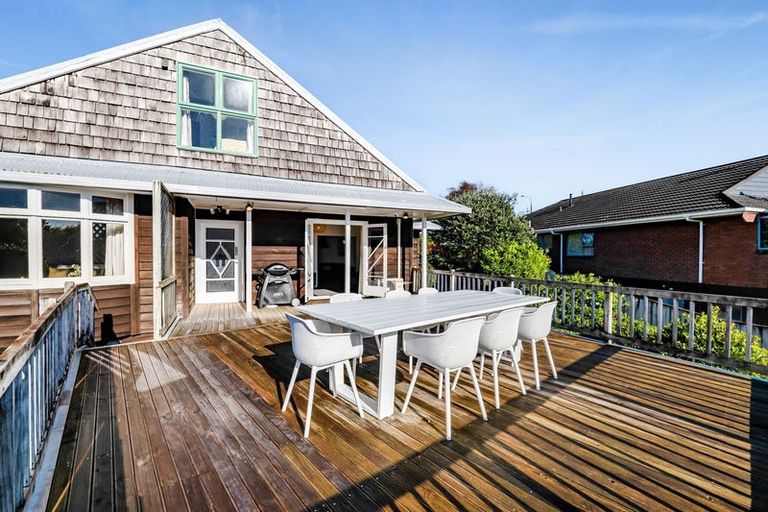 Photo of property in 48 Karina Road, Merrilands, New Plymouth, 4312