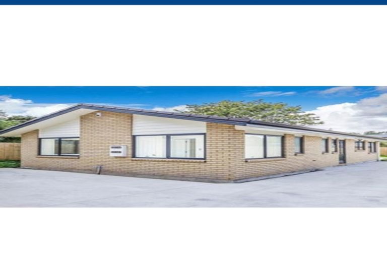 Photo of property in 35b Awaroa Road, Sunnyvale, Auckland, 0612