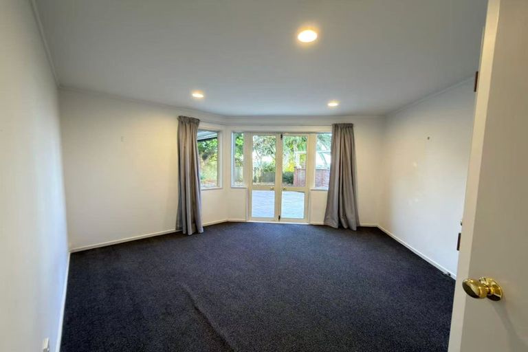 Photo of property in 1/80 Knights Road, Rothesay Bay, Auckland, 0630