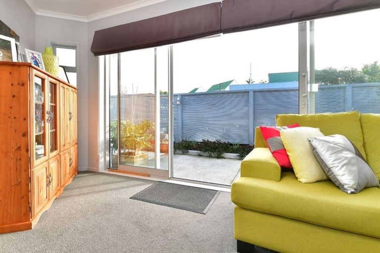 Photo of property in 3/925 Whangaparaoa Road, Manly, Whangaparaoa, 0930