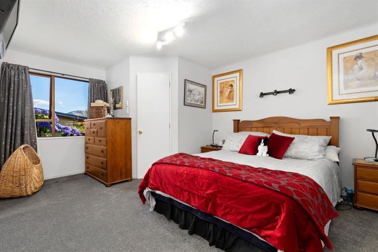 Photo of property in 44 Rata Street, Wanaka, 9305