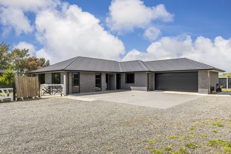 Photo of property in 1402 Devon Road, Brixton, Waitara, 4382